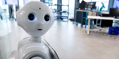 В Японии роботы-андроиды начнут выдавать кредиты! (видео)