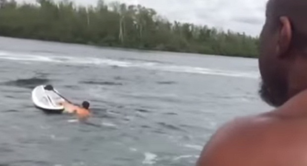 Американский боксер скинул в воду Владимира Кличко при встрече (видео)