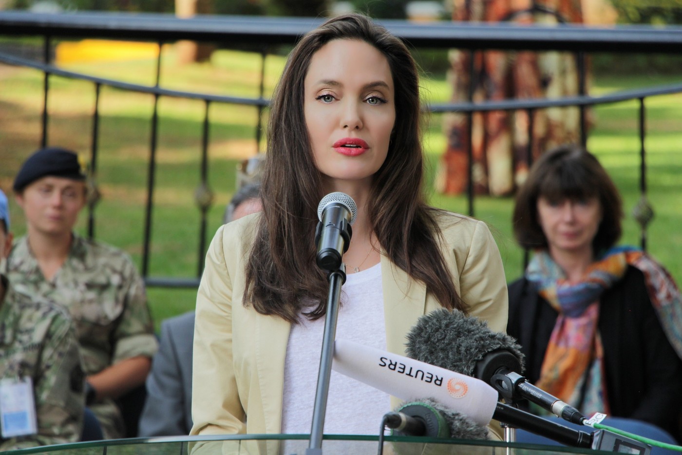 Анджелина Джоли перекачала ботоксом лицо – американская пресса
