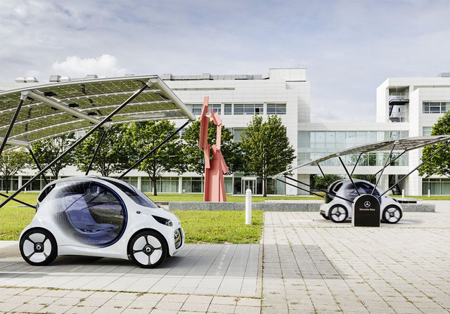 Smart показал городскую машину будущего без руля и педалей (фото)
