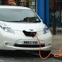 В Великобритании предложили устанавливать зарядки для электромобилей в новые дома