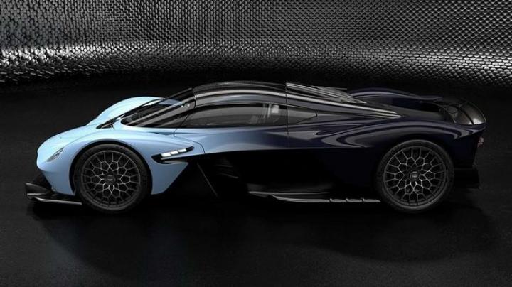 Aston Martin показала новый гиперкар (фото)