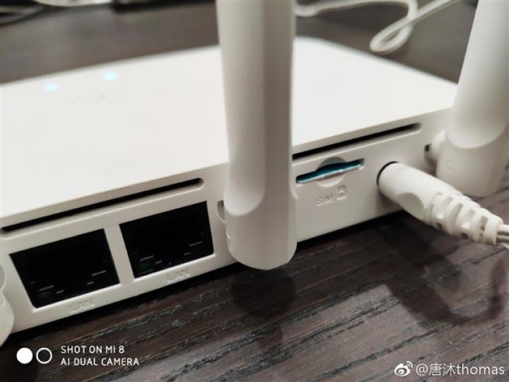 Xiaomi готовит новый роутер со слотом для SIM-карты