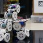 Американские ученые представили модульных роботов, которые объединяются в одного большого робота (видео)