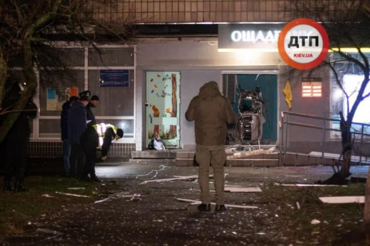 В Киеве взорвали отделение 
