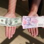 Как изменение курса доллара влияет на цены в Украине: объяснение НБУ