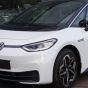 Volkswagen удешевил свой первый серийный электромобиль