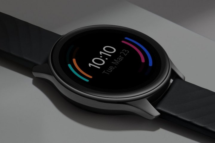 OnePlus представила свои первые умные часы (фото)